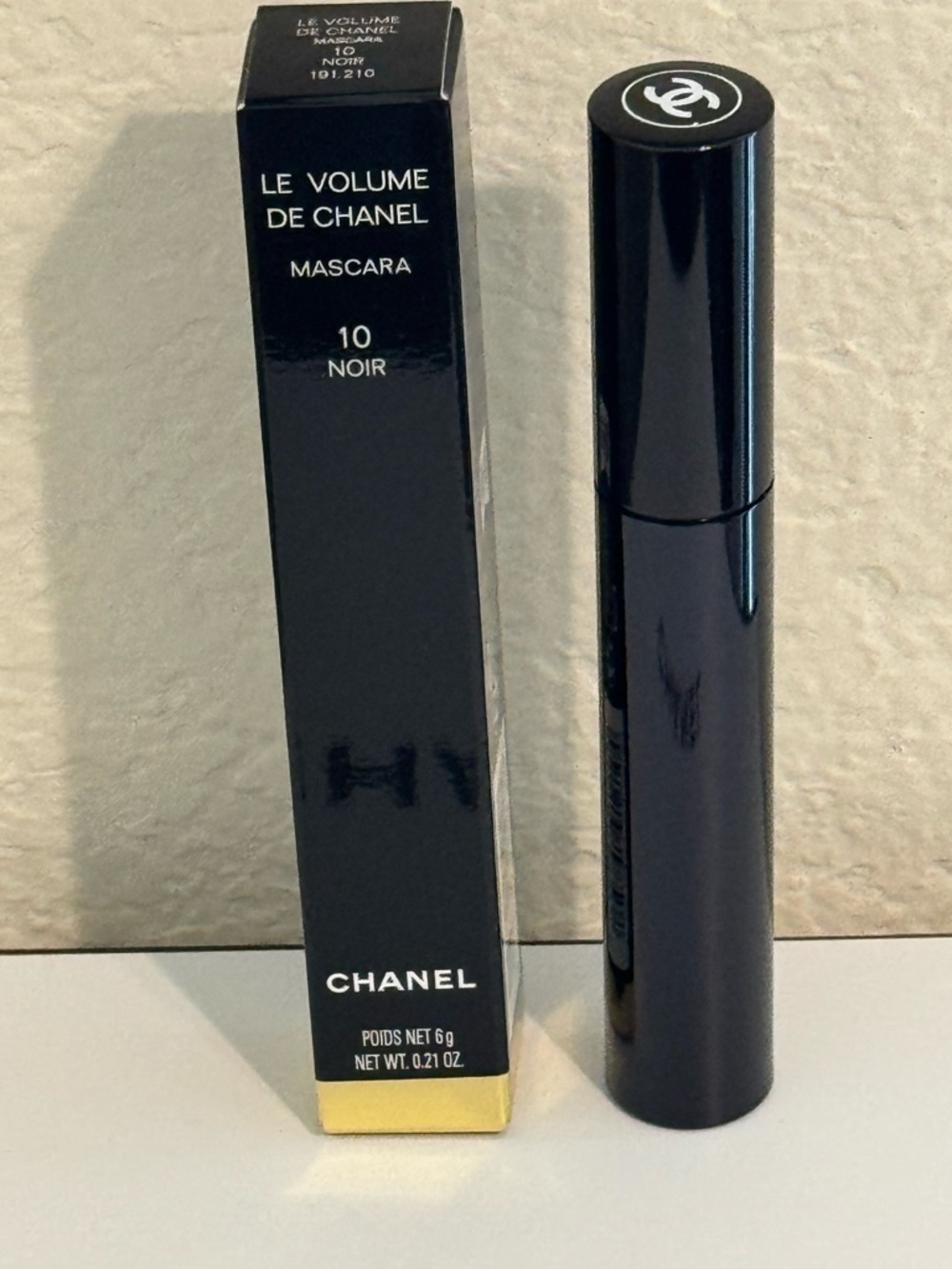 CHANEL Le Volume De Chanel Waterproof Mascara 10 Noir, 6g /.21 oz NIB Full Size